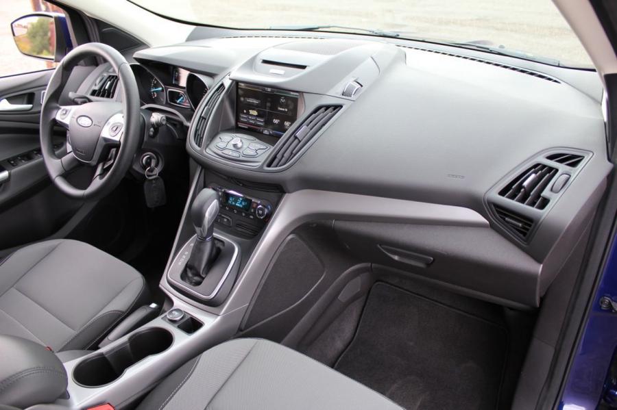  Ford Escape 2013 года  (фото 28 из 222)
